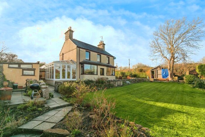 3 Bedroom Detached House For Sale In Marianglas, Anglesey, Sir Ynys Mon, LL73