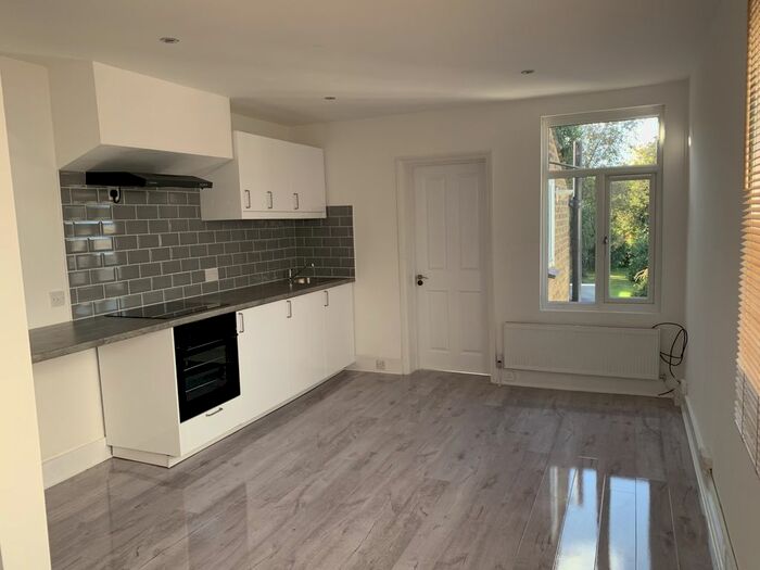 1 Bedroom Flat To Rent In High Street, Northwood HA6