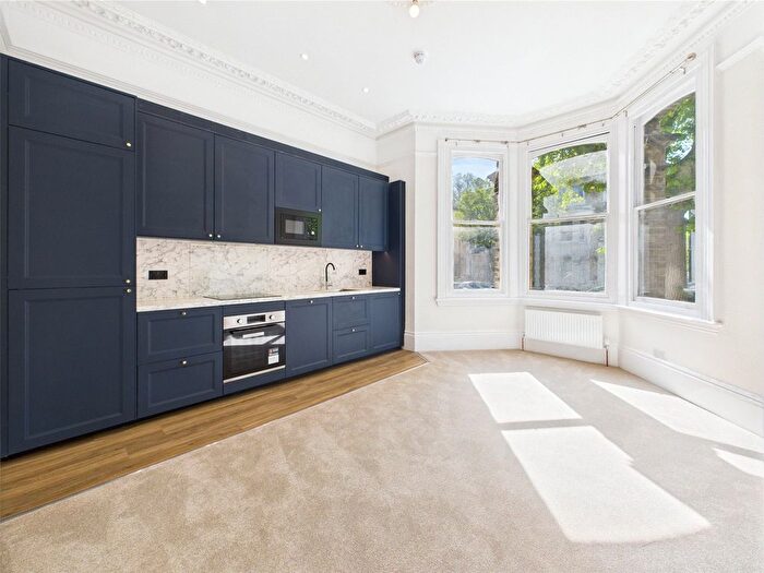 2 Bedroom Flat To Rent In Selborne Road, Hove, East Sussex, BN3