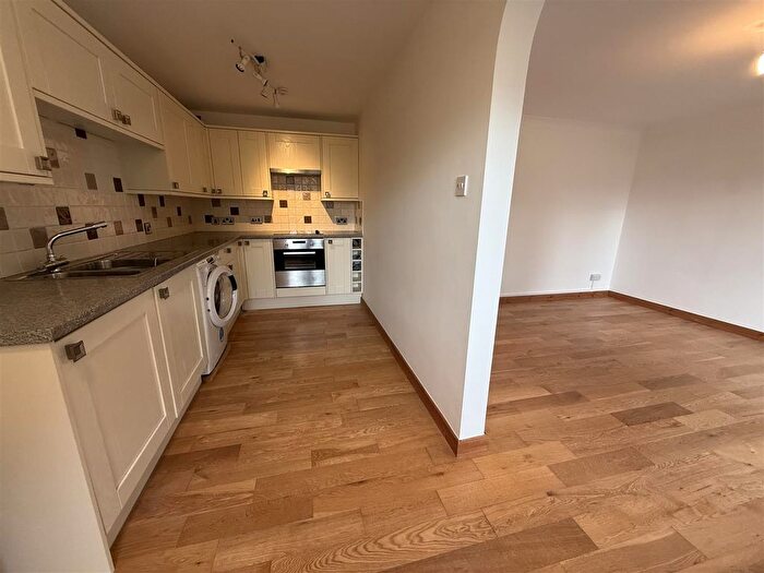 2 Bedroom Flat To Rent In Conway Road, Cardiff, CF11