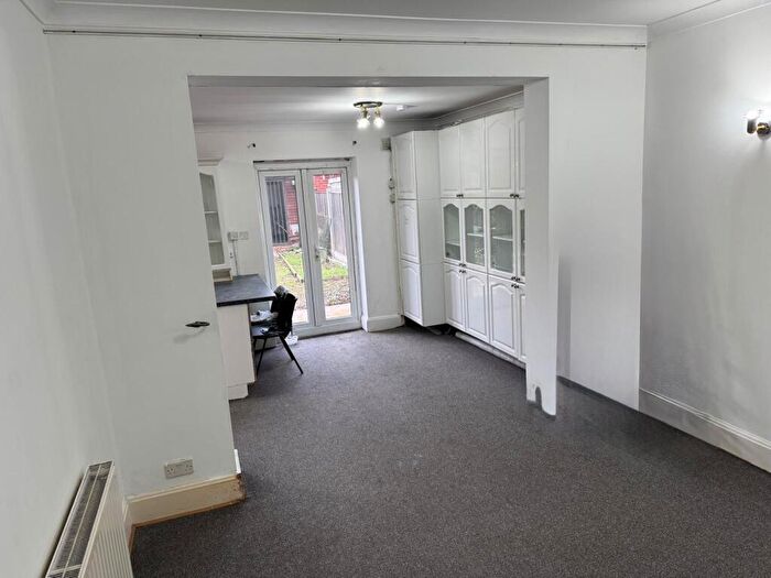 4 Bedroom Terraced House To Rent In Morrab Gardens, Ilford, IG3