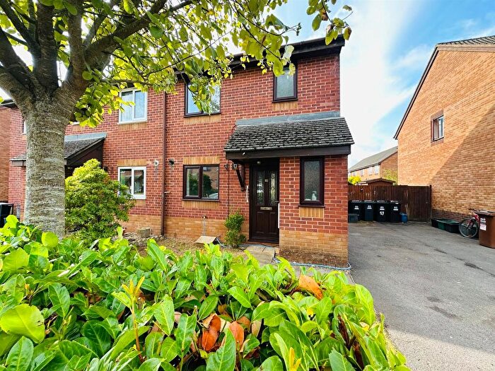 3 Bedroom Property To Rent In Taylors Court, Tiverton, EX16