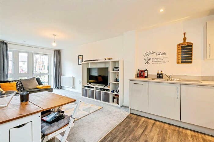 1 Bedroom Flat For Sale In Limestone Road, Chichester, West Sussex, PO20