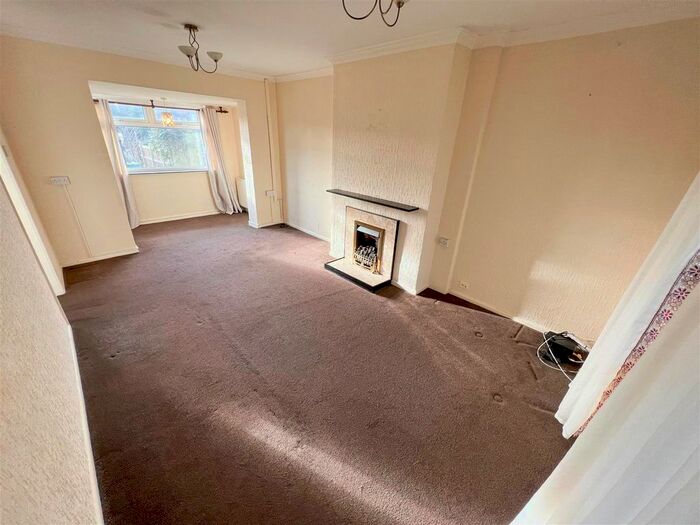 2 Bedroom Semi-Detached House For Sale In Greenfield Lane, Balby, Doncaster, DN4