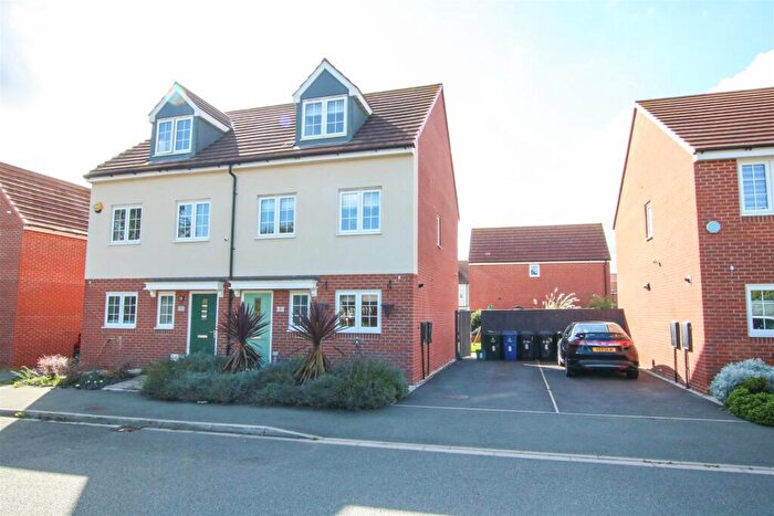 3 Bedroom Semi-Detached House For Sale In Ancient Drive, Woodlands, Doncaster, DN6