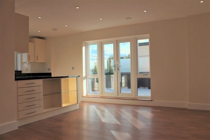 2 Bedroom Flat To Rent In London Road, East Grinstead, RH19