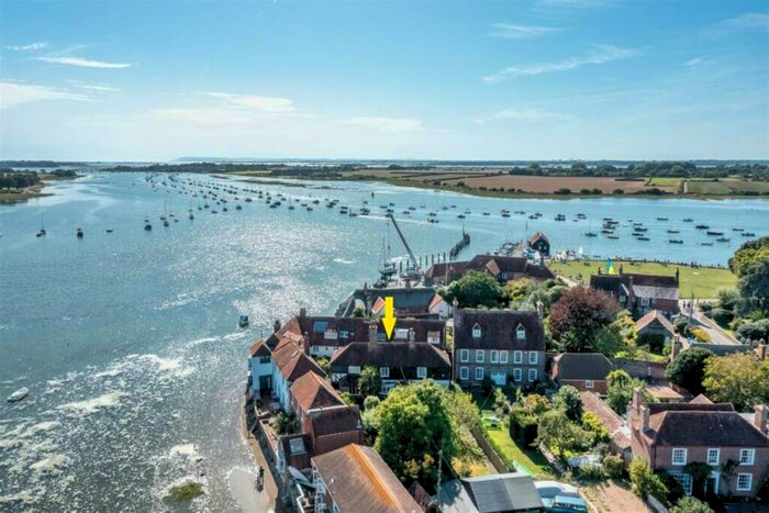 2 Bedroom Terraced House To Rent In High Street, Bosham, PO18