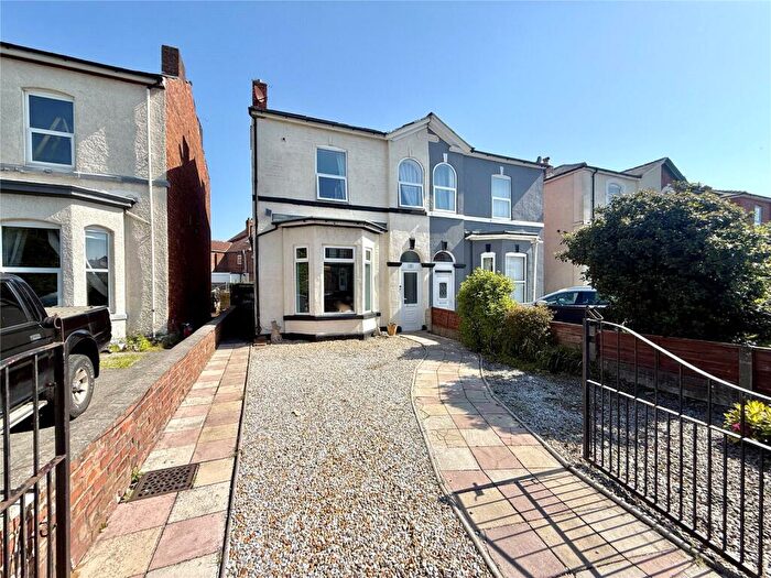 3 Bedroom Semi-Detached House For Sale In Sussex Road, Southport, PR9