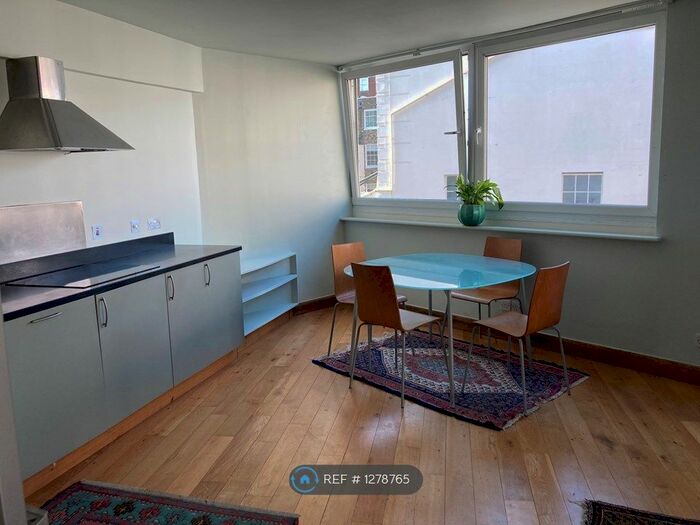 1 Bedroom Flat To Rent In Kensington Church Street, London, W8