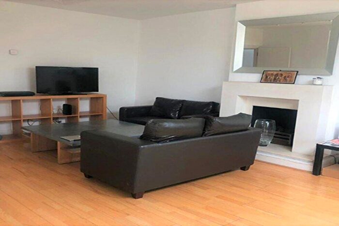 2 Bedroom Flat To Rent In College Crescent, Swiss Cottage, NW3