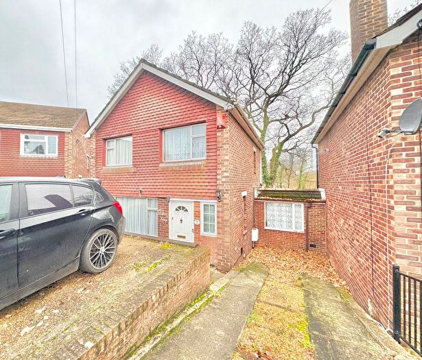 4 Bedroom Detached House To Rent In Warren Close, Southampton, SO16