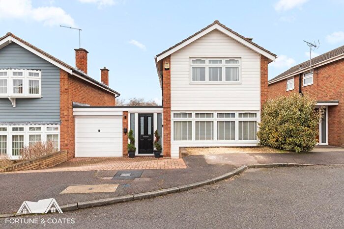 3 Bedroom Link Detached House For Sale In Fir Park, Harlow, CM19