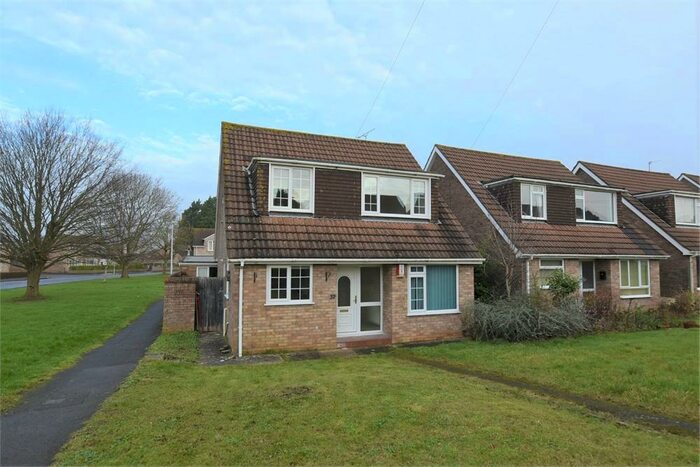 3 Bedroom Detached House To Rent In Fosse Way, Nailsea, Bristol, BS48