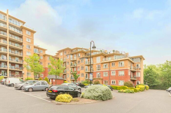 2 Bedroom Flat To Rent In Glebelands Close, Finchley, London, N12
