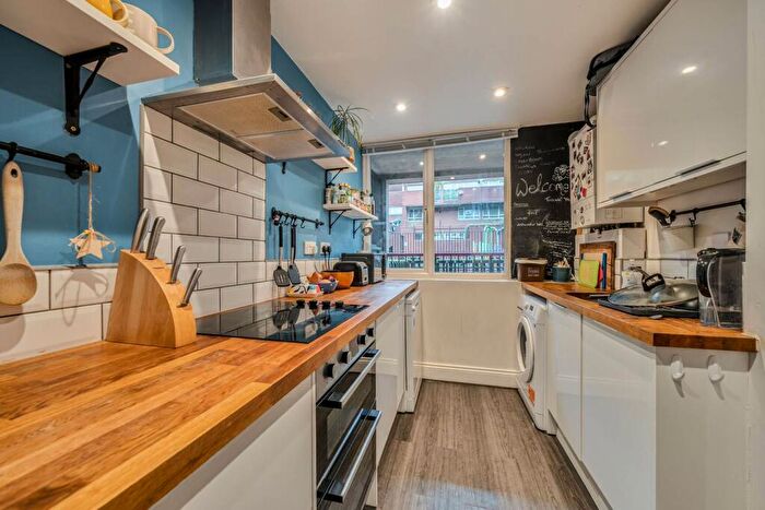 2 Bedroom Maisonette For Sale In Sutterton Street, Holloway, London, N7