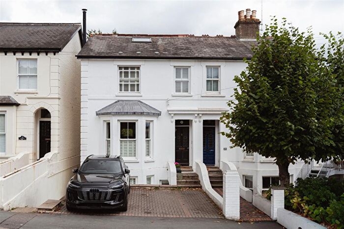 3 Bedroom Semi Detached House For Sale In Earlswood Road, Redhill, RH1