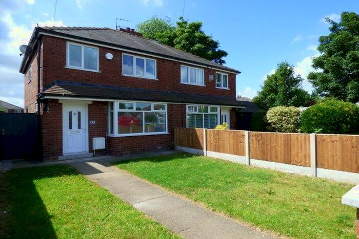 3 Bedroom Property To Rent In Redvales Road, Bury, BL9