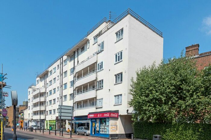 1 Bedroom Flat To Rent In Fairfield Court, Fairfield Street, SW18