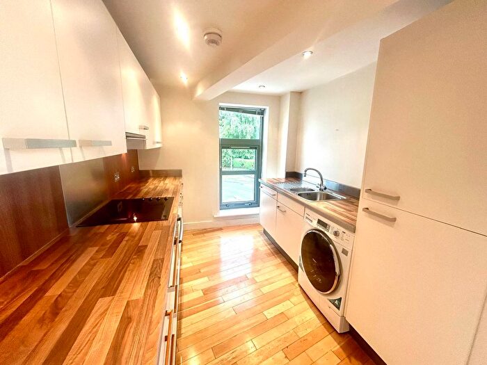 2 Bedroom Flat For Sale In Rocky Lane South, Wirral, CH60