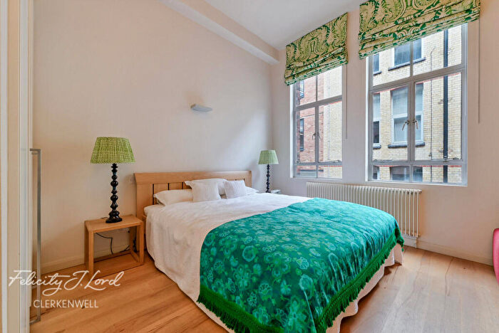 2 Bedroom Apartment To Rent In Dallington Square, London, EC1V