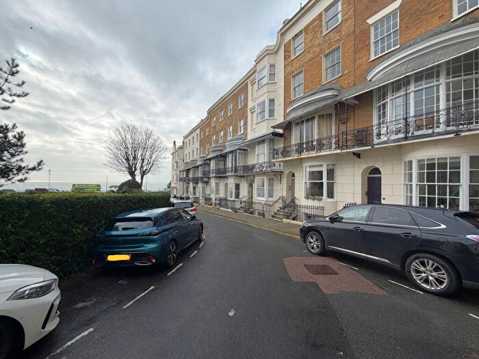 1 Bedroom Flat To Rent In Marine Square, Brighton, BN2