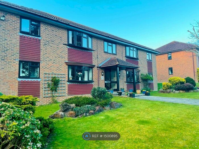 2 Bedroom Flat To Rent In Church Hill Place, Bexhill-On-Sea, TN39