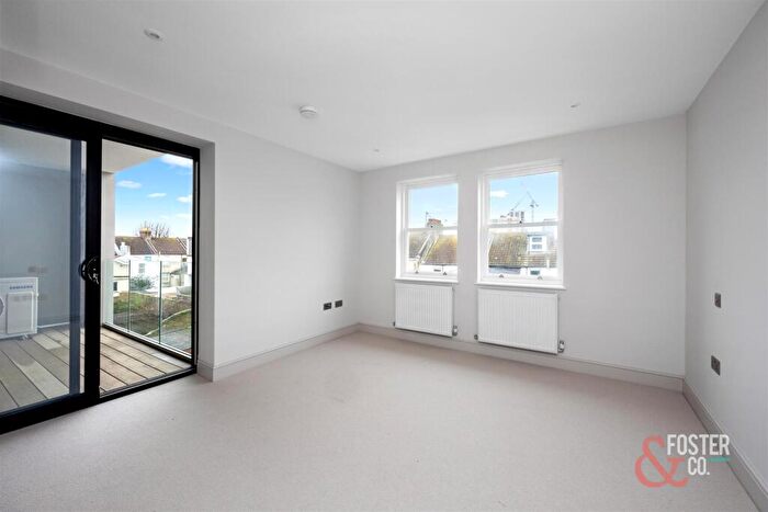 2 Bedroom Apartment To Rent In Clarendon Villas, Hove, BN3