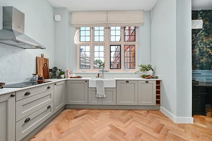 1 Bedroom Flat For Sale In High Street, Wye, Ashford, Kent, TN25