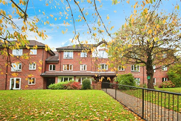 1 Bedroom Flat To Rent In Edge Lane, Stretford, Manchester, Greater Manchester, M32