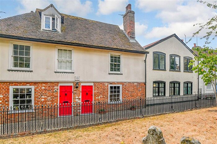 2 Bedroom Terraced House For Sale In Churchyard, Ashford, Kent, TN23