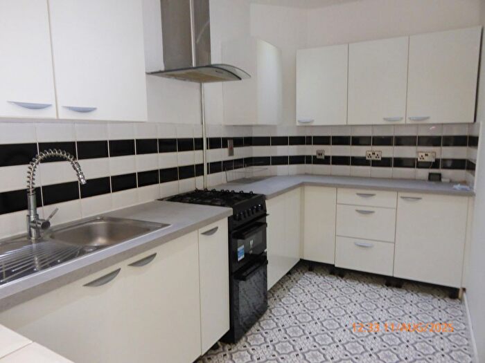3 Bedroom Semi-detached House To Rent In Stanton Road, Stoke-On-Trent, ST3