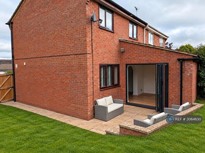 3 Bedroom Semi-Detached House To Rent In Duxford Close, Melksham, SN12