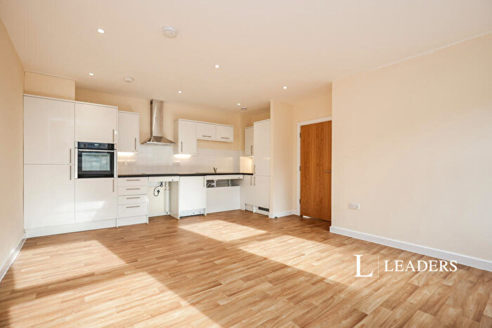 1 Bedroom Flat To Rent In St. Peters Gardens, Marefair, Northampton, NN1