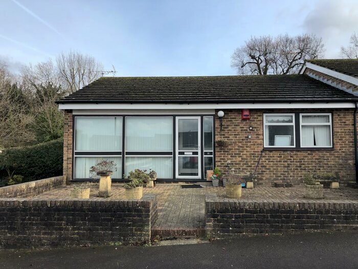2 Bedroom Bungalow To Rent In Southgate, RH11
