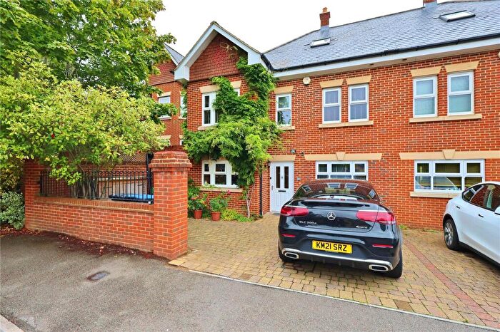 5 Bedroom Semi-Detached House To Rent In Lavender Road, Woking, Surrey, GU22