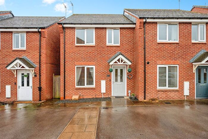 2 Bedroom Semi Detached House For Sale In Hadlow Close, Greenlands, Redditch, B98