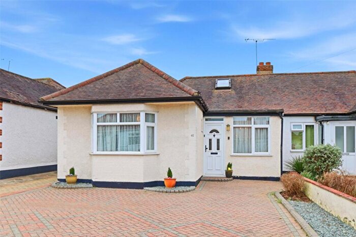 2 Bedroom Bungalow For Sale In Fairlawn Gardens, Southend-on-Sea, Essex, SS2