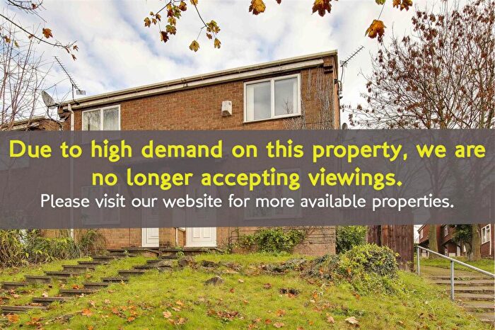 2 Bedroom Town House To Rent In Landmere Gardens, Mapperley, Nottinghamshire, NG3