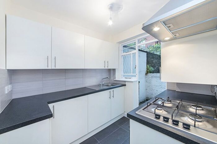 Studio To Rent In Park Walk, London, SW10