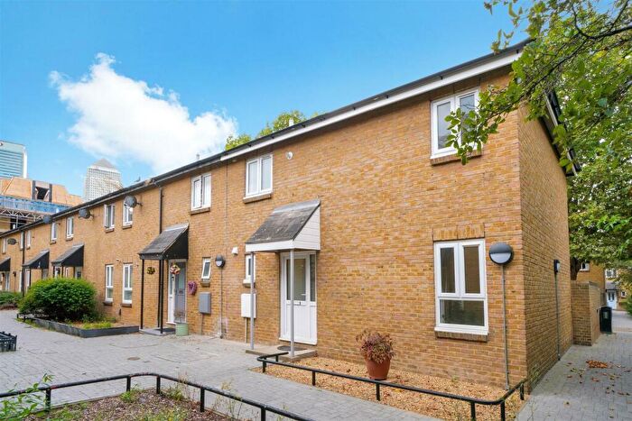 4 Bedroom End Of Terrace House To Rent In Plimsoll Close, London, E14