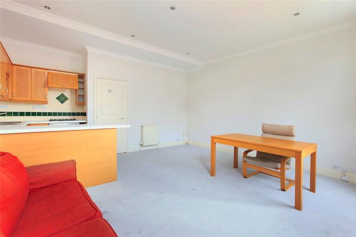 2 Bedroom Flat To Rent In Trinity Road, Wandsworth Common, SW17