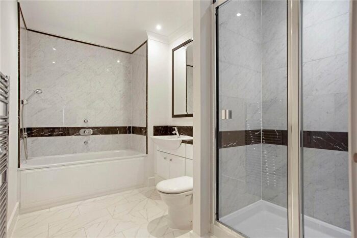 1 Bedroom Apartment To Rent In Brasenose Drive, SW13