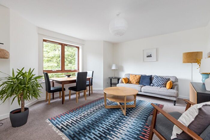2 Bedroom Flat For Sale In Gilmerton Road, Gilmerton, Edinburgh, EH17