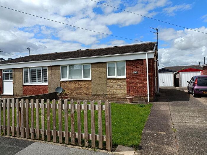 2 Bedroom Semi-Detached Bungalow To Rent In Alured Garth, Hedon, HU12