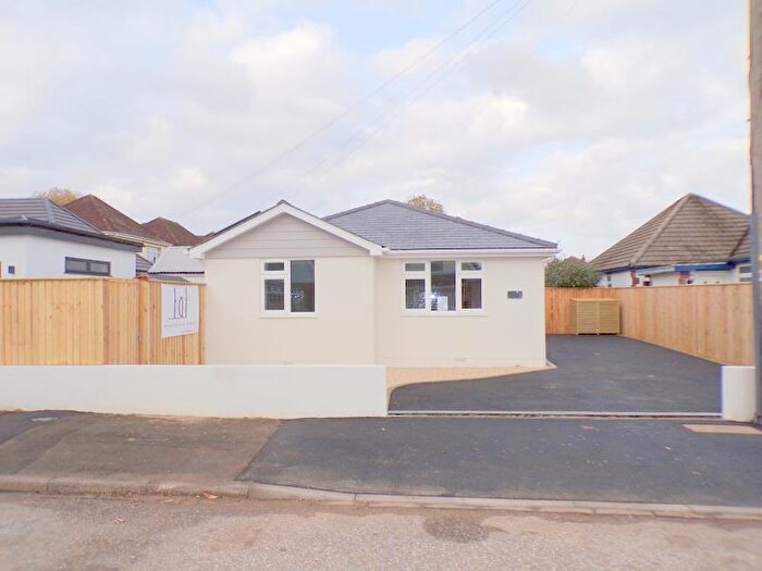 1 Bedroom Detached Bungalow For Sale In Ruskin Avenue, Bournemouth, BH9