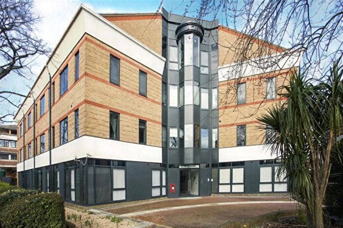 2 Bedroom Flat To Rent In The Braccans, London Road, Bracknell, RG12