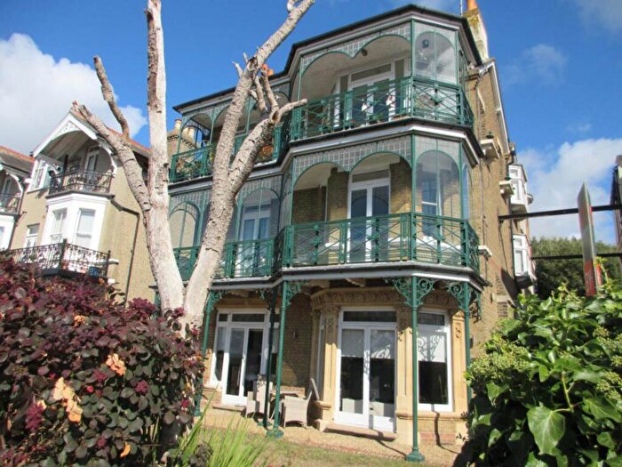 1 Bedroom Flat For Sale In Clifftown Parade, Southend On Sea, SS1