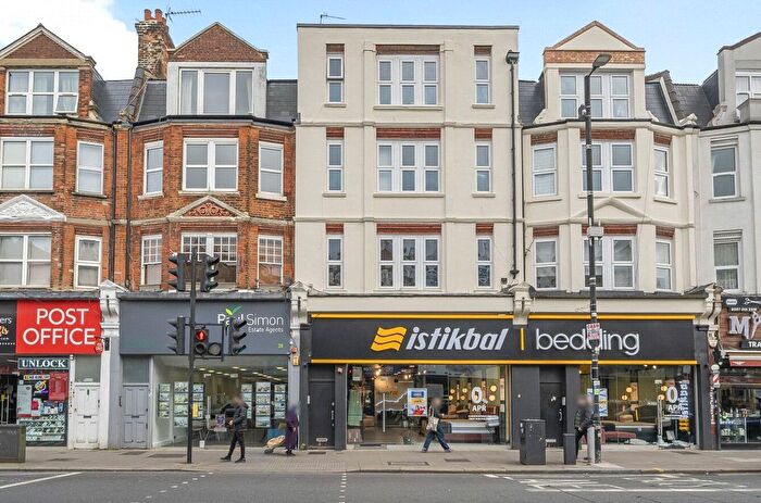 2 Bedroom Flat To Rent In Grand Parade, Green Lanes, Harringay, London, N4