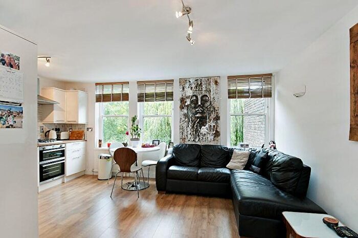 1 Bedroom Flat To Rent In Upper Caldy Walk, London, N1