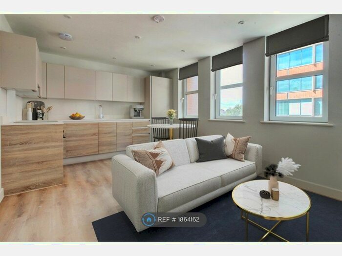 2 Bedroom Flat To Rent In Richmond Hill, Bournemouth, BH2